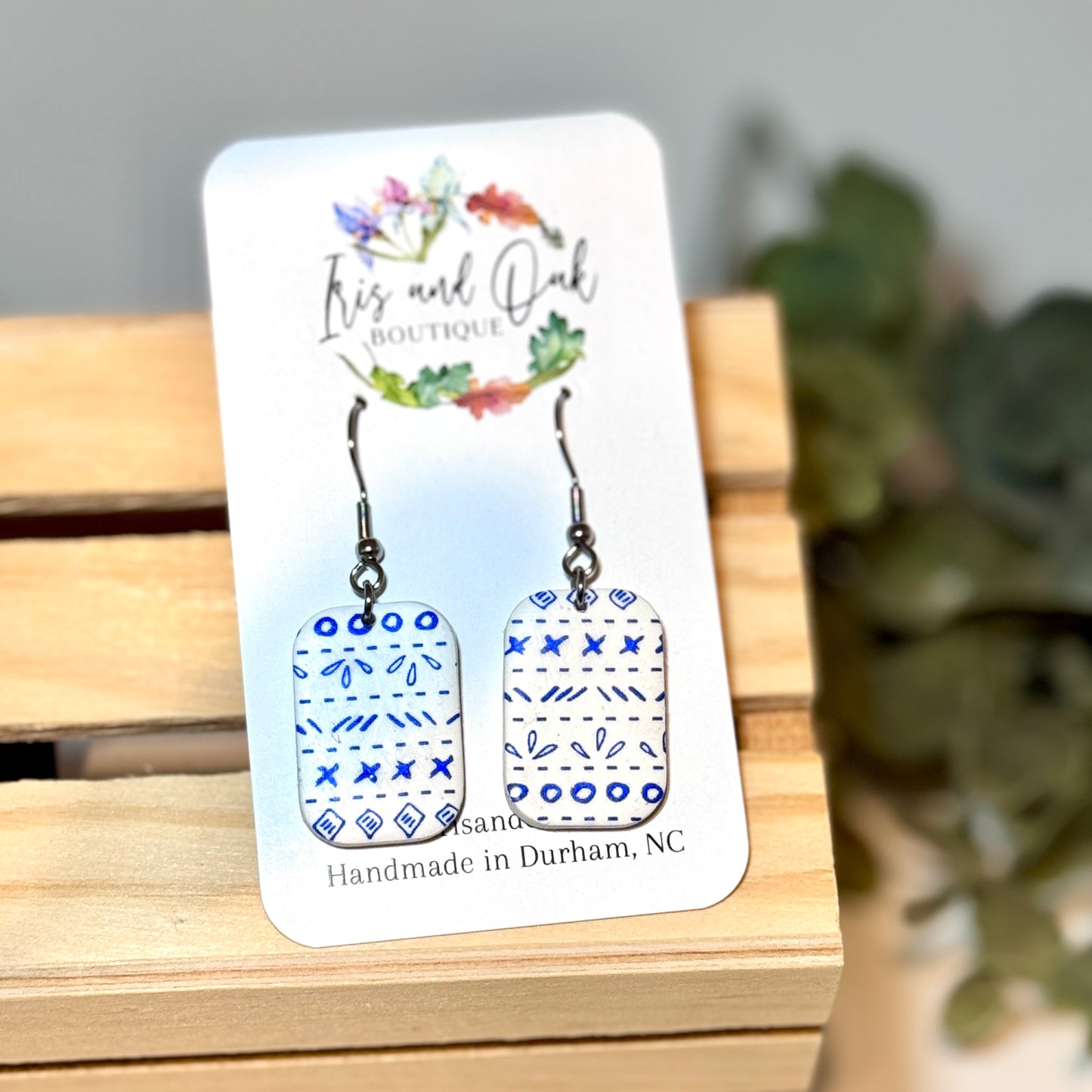 Minimalist Dangles