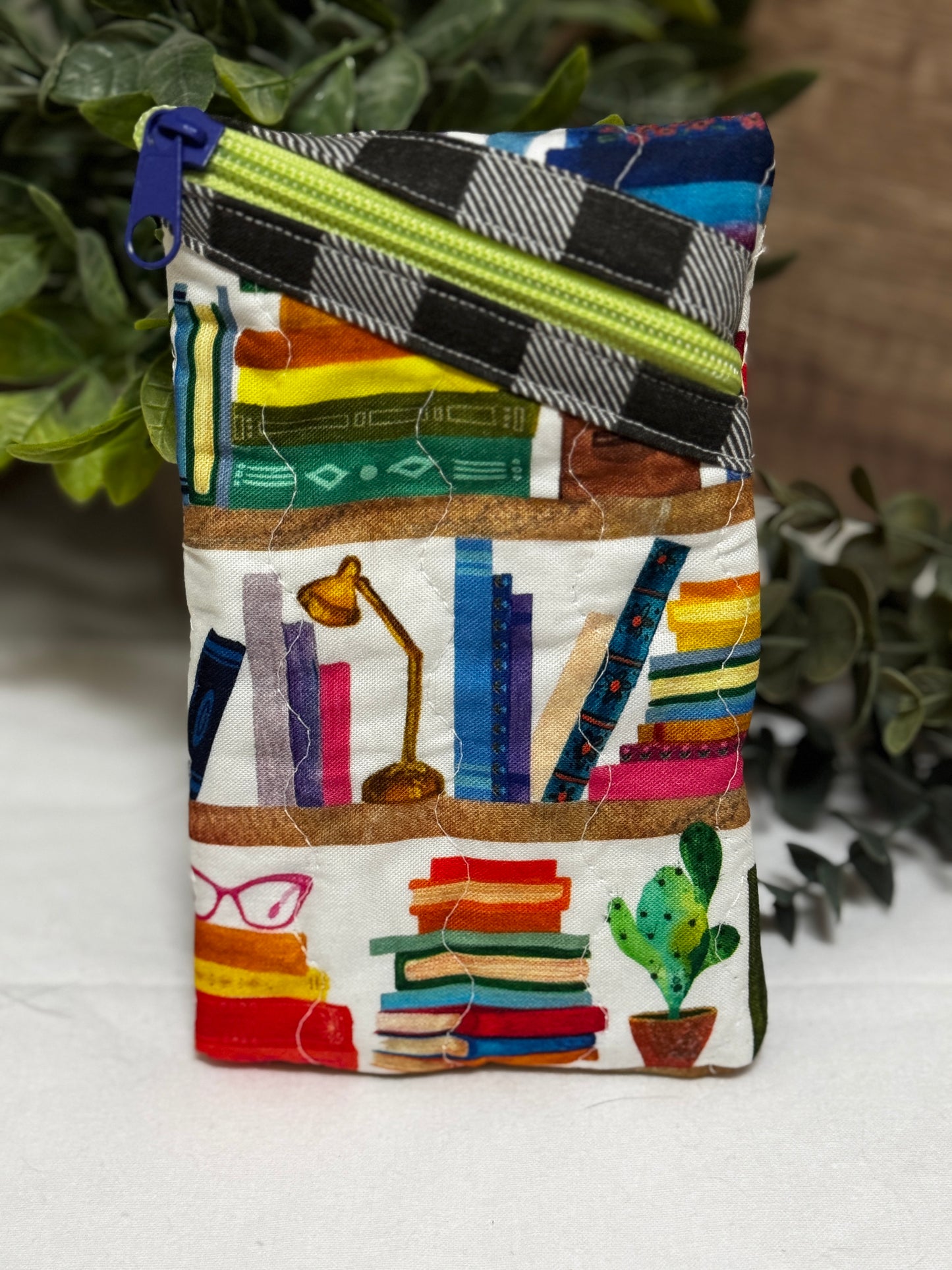 Reading is Magic - Bookshelves